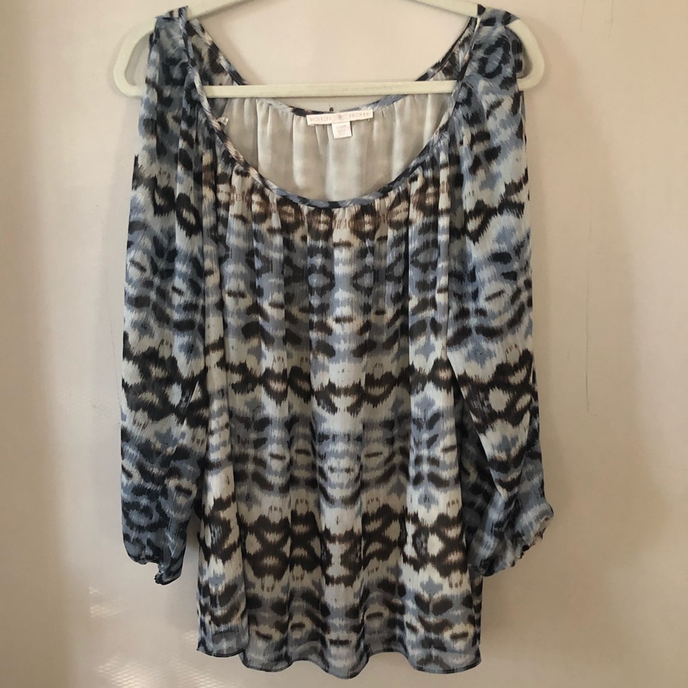 STUNNING BOSTON PROPER COLD SHOULDER BLOUSE